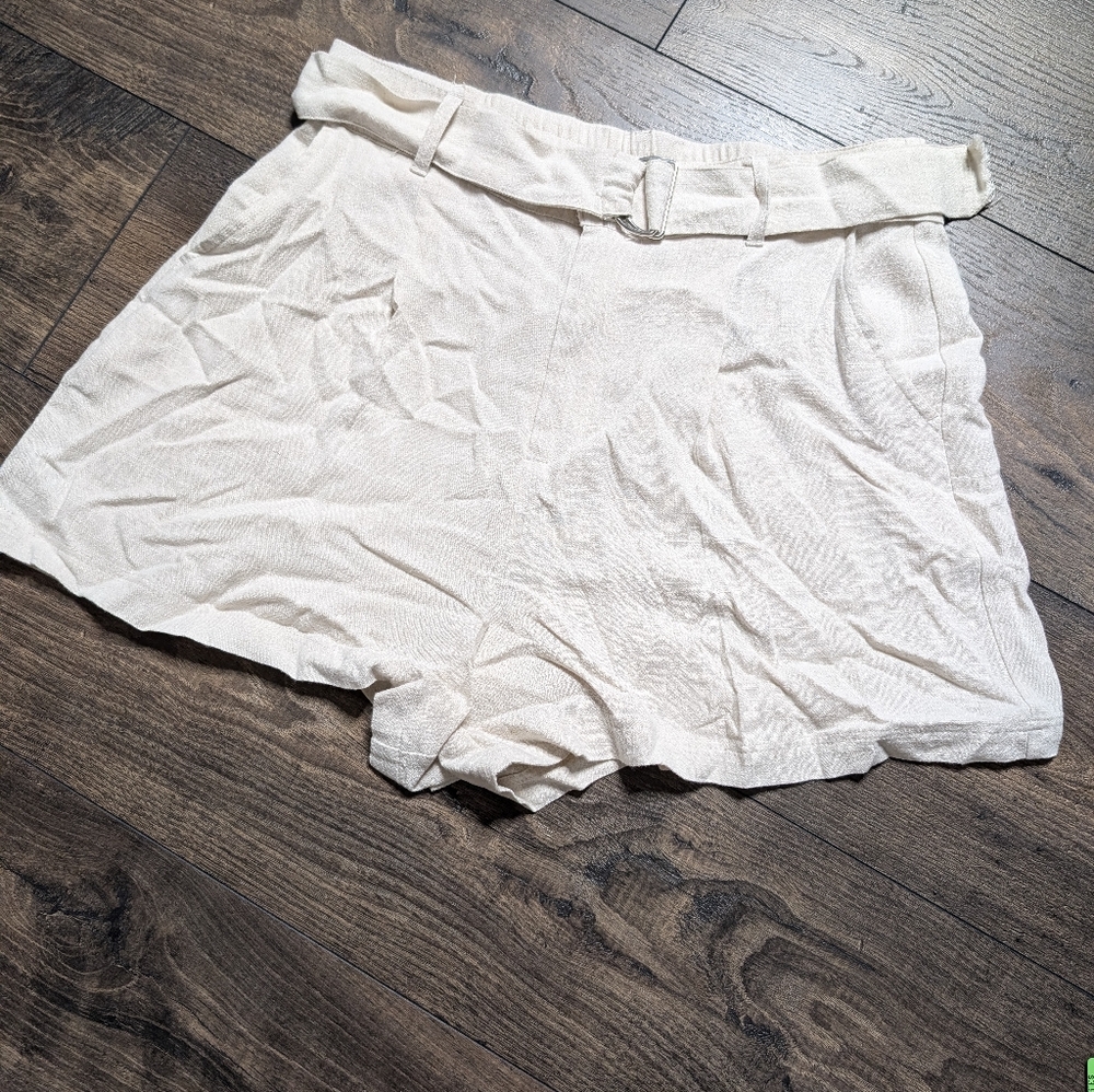 Gentle Fawn Beige Linen Blend‎ Shorts Size Medium